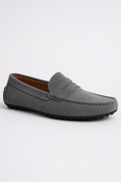 Suede Loafers – Timeless Elegance, Everyday Comfort