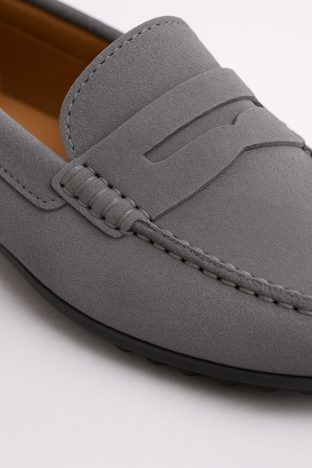 Suede Loafers – Timeless Elegance, Everyday Comfort