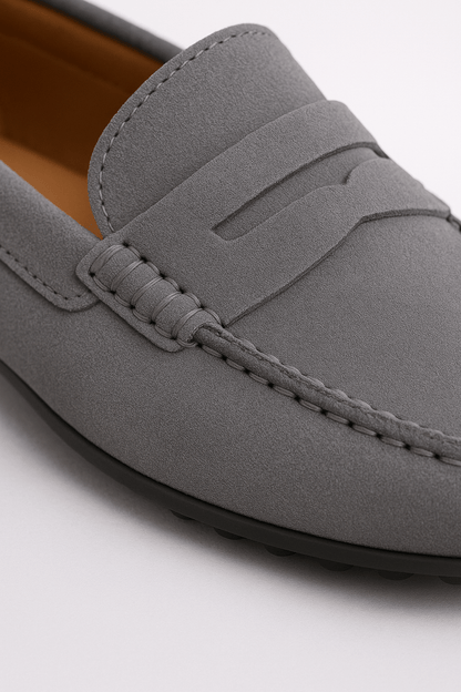 Suede Loafers – Timeless Elegance, Everyday Comfort