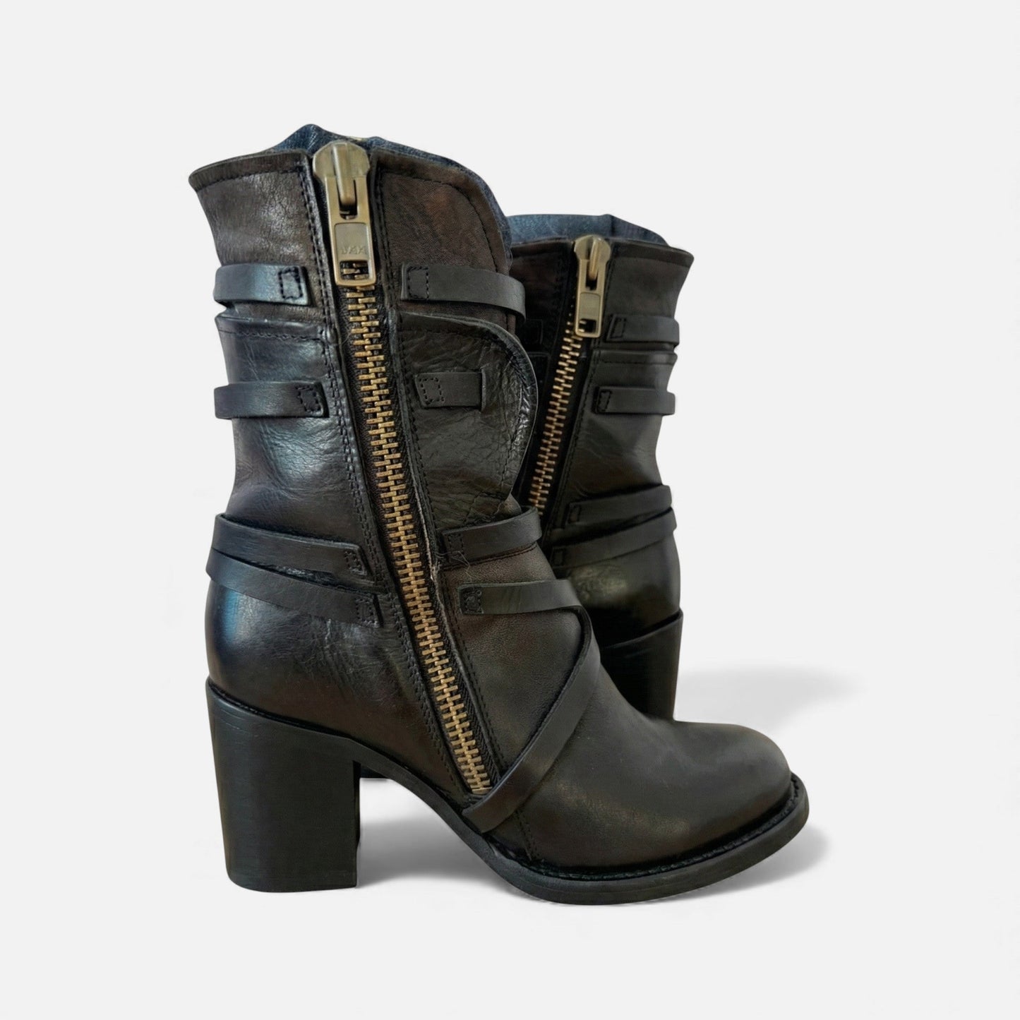 Plain Dept | Women’s Leather High-Knee Boots – Winter Heritage Elegance
