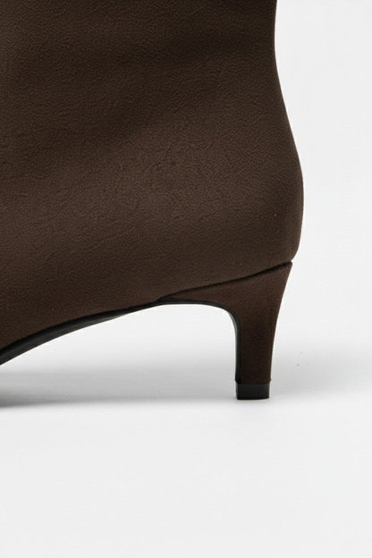 Women’s Pointed-Toe Ankle Boots – Vintage Elegance