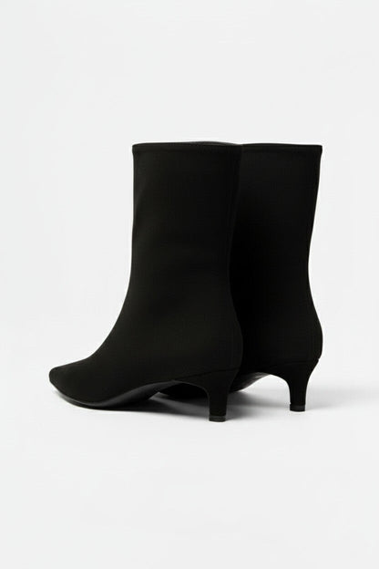 Women’s Pointed-Toe Ankle Boots – Vintage Elegance