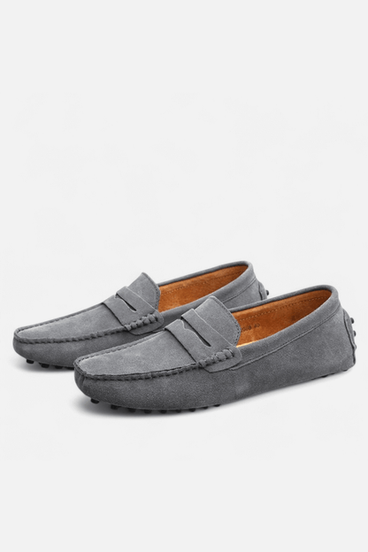 Suede Loafers – Timeless Elegance, Everyday Comfort